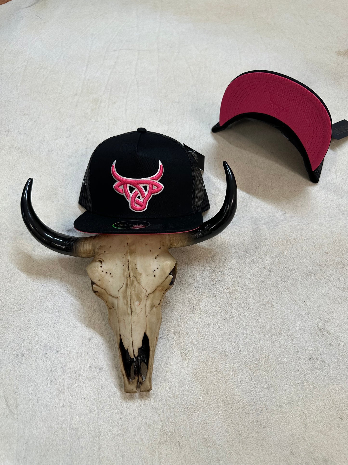 Lost Calf Black Rosy SnapBack