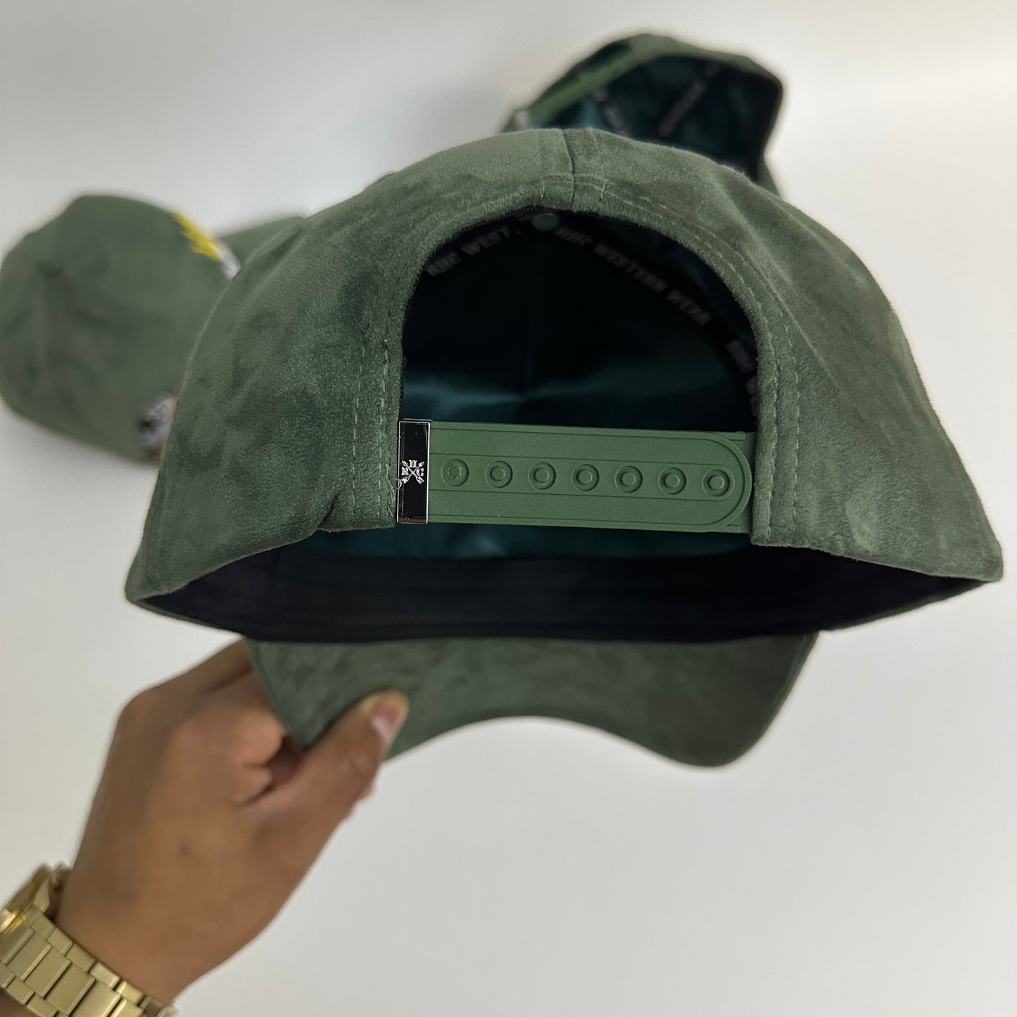 Relax Suede Crown Hat SnapBack