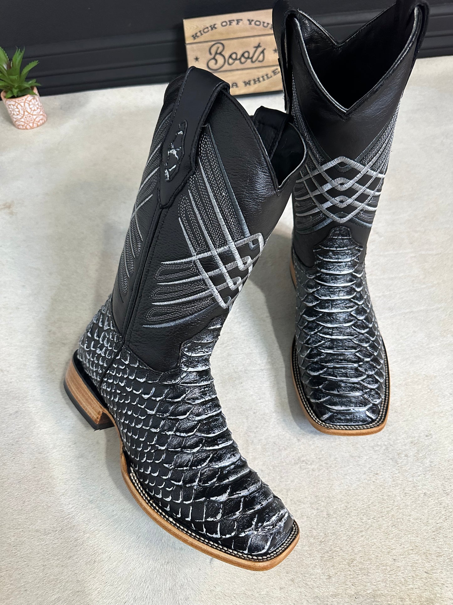 Granite Python Men Cowboy Boots – RHCWesternWear